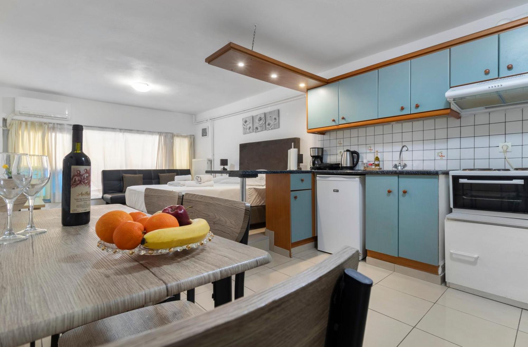 Central Studio In Downtown Ираклио Екстериор снимка